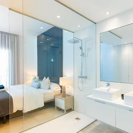 Stunning Apartment-7 People-6 Pools.402