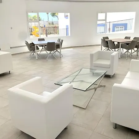 Stunning Apartment-7 People-6 Pools.402 Apartment Estepona