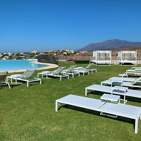 Stunning Apartment-7 People-6 Pools.402 Apartment