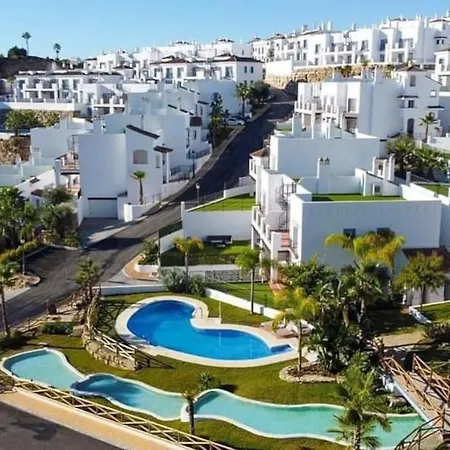 Stunning Apartment-7 People-6 Pools.402 Estepona